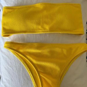 Yellow strapless bikini